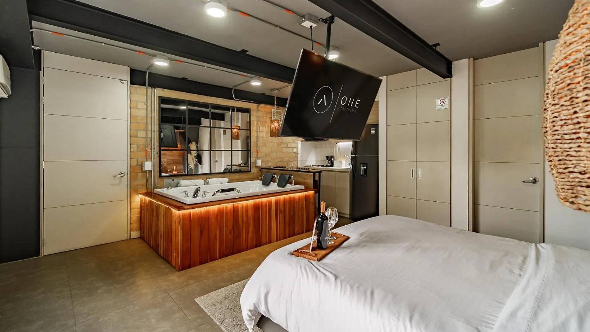 One Apartments Laureles 메딜린 3*,  콜롬비아